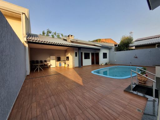 Sobrado à venda em Foz do Iguaçu, Jardim das Laranjeiras, 6 Quartos, 259m², 3 Vagas