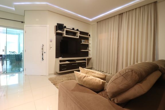 Sala de Estar/ TV - Casa venda no Jardim Canadá/ Lancaster