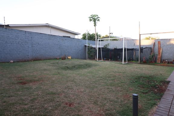 Quintal - Casa venda no Jardim Canadá/ Lancaster