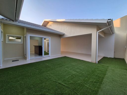 Casa à Venda em Santa Terezinha de Itaipu, Resid. Cataratas, 1 Suíte + 2 Quartos