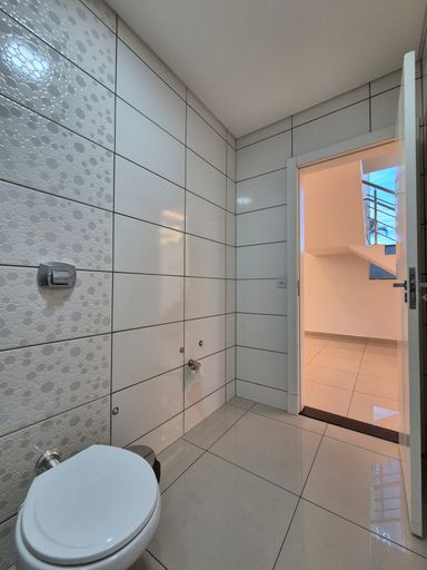 Banheiro térreo  Sobrado Venda Lancaster Foz