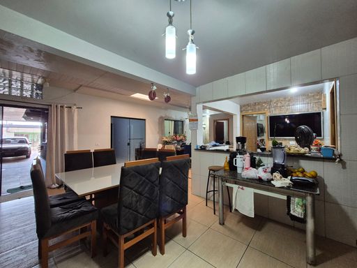 Casa à venda em Foz do Iguaçu, Jardim Curitibano IV, 175m²