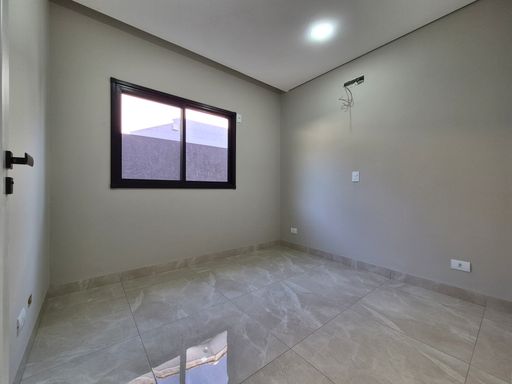 Quarto Meio - Casa à venda no Curitibano IV/ Lancaster