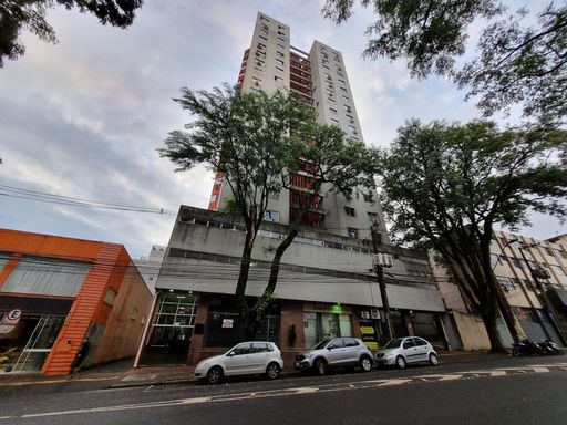 Fachada do Edifício Grand Prix, no Centro de Foz do Iguaçu.
