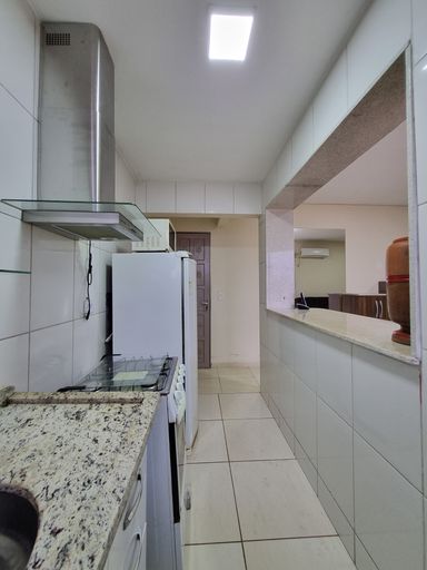 Vista interna da cozinha, sentido a porta de entrada