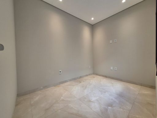 Casa à venda em Foz do Iguaçu, Jardim Ipê IV, 100m², 3 Quartos, 175m² de lote,