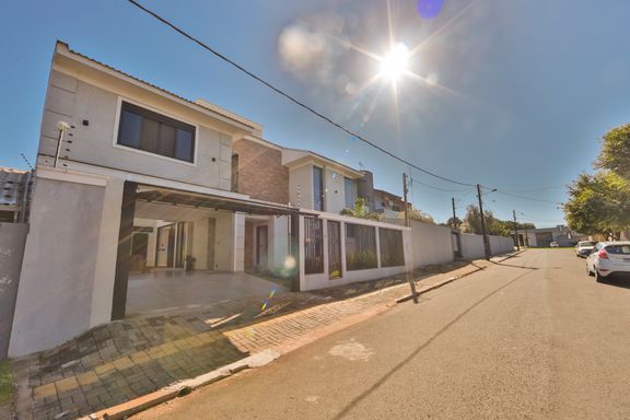 Sobrado/Casa Mobiliado à venda no Jardim Canadá/Lancaster em Foz do Iguaçu