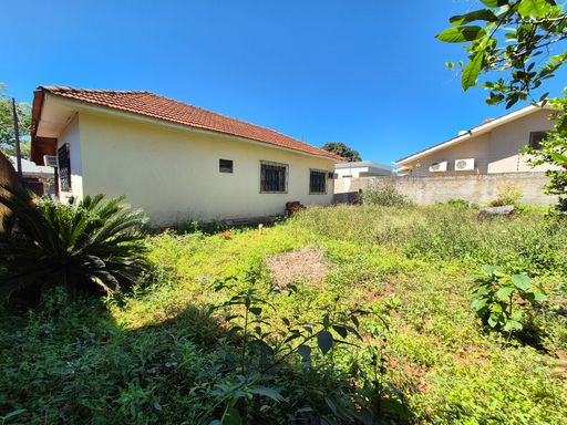 Casa à venda na Vila Yolanda, São Roque, 60 metros da Avenida Felipe Wandscheer.