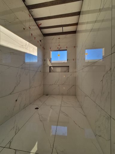 Casas à Venda no Jardim Canadá II em Foz do Iguaçu, 3 quartos sendo 1 suíte, 2 vagas de garagem.