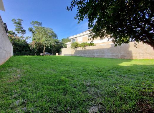 Detalhe para o sol na parte da tarde, por volta das 16 horas, no terreno à venda no Condomínio Quinta do Sol