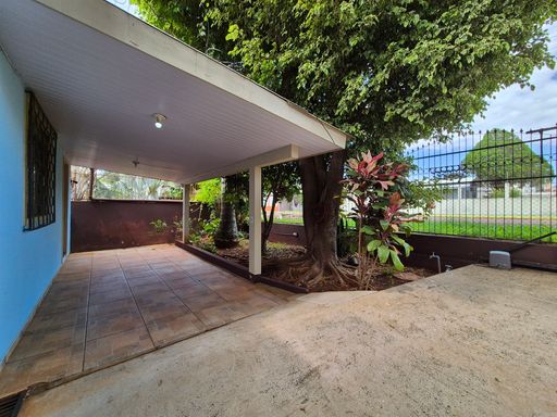 Casa e edícula à venda no Jardim Duarte/ Lancaster em Foz do Iguaçu