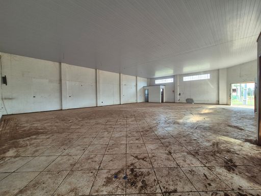 Salão Galpão Barracão comercial à venda e locação em Foz do Iguaçu, Universitário I, com 294m²