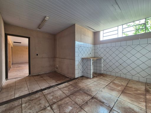 Salão Galpão Barracão comercial à venda e locação em Foz do Iguaçu, Universitário I, com 294m²