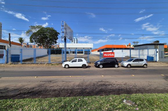Barracão à Venda e Locação, de frente a BR-277, em Foz do Iguaçu, com 1.327m² e área 4.572m²