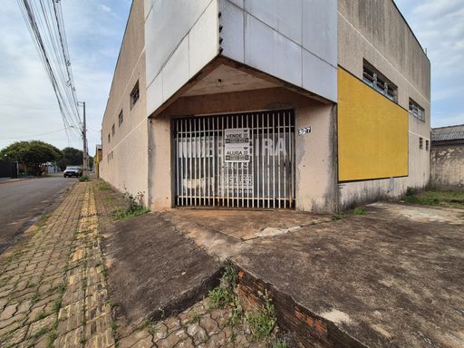 Salão Galpão Barracão comercial à venda e locação em Foz do Iguaçu, Universitário I, com 294m²