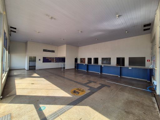 Barracão à Venda e Locação, de frente a BR-277, em Foz do Iguaçu, com 1.327m² e área 4.572m²
