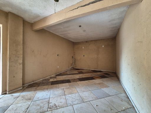 Salão Galpão Barracão comercial à venda e locação em Foz do Iguaçu, Universitário I, com 294m²