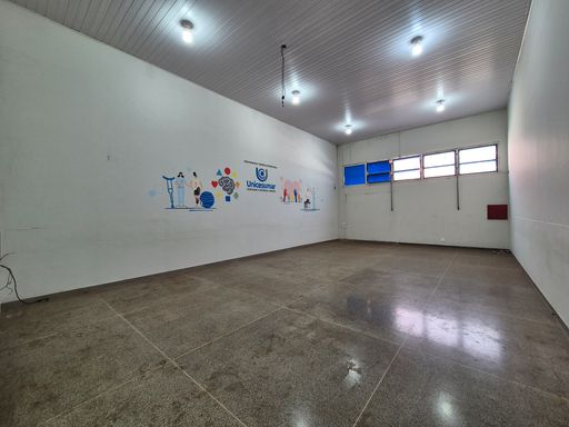 Barracão à Venda e Locação, de frente a BR-277, em Foz do Iguaçu, com 1.327m² e área 4.572m²