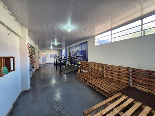 Barracão à Venda e Locação, de frente a BR-277, em Foz do Iguaçu, com 1.327m² e área 4.572m²