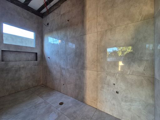 Casas à Venda no Jardim Canadá II em Foz do Iguaçu, 3 quartos sendo 1 suíte, 2 vagas de garagem.