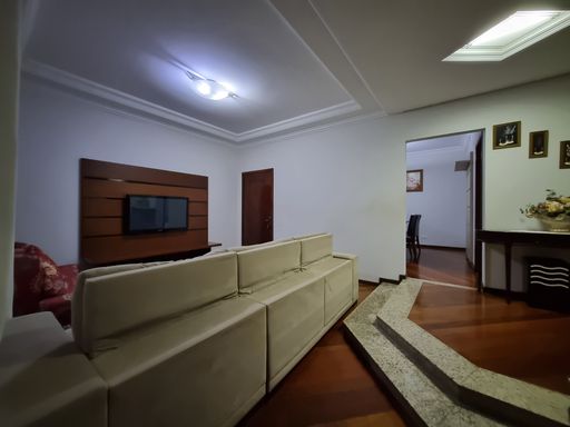 Sobrado à venda em Foz do Iguaçu, Jardim das Laranjeiras, 6 Quartos, 259m², 3 Vagas
