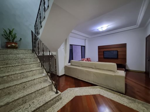 Sobrado à venda em Foz do Iguaçu, Jardim das Laranjeiras, 6 Quartos, 259m², 3 Vagas