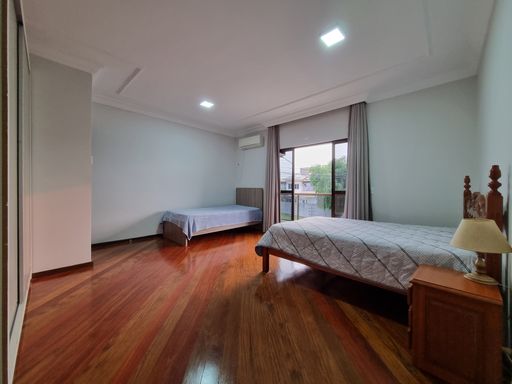 Sobrado à venda em Foz do Iguaçu, Jardim das Laranjeiras, 6 Quartos, 259m², 3 Vagas