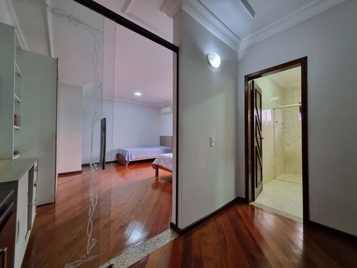 Sobrado à venda em Foz do Iguaçu, Jardim das Laranjeiras, 6 Quartos, 259m², 3 Vagas