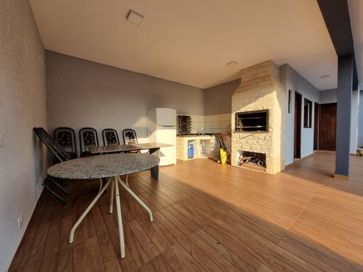 Sobrado à venda em Foz do Iguaçu, Jardim das Laranjeiras, 6 Quartos, 259m², 3 Vagas