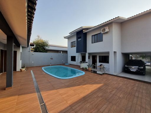 Sobrado à venda em Foz do Iguaçu, Jardim das Laranjeiras, 6 Quartos, 259m², 3 Vagas
