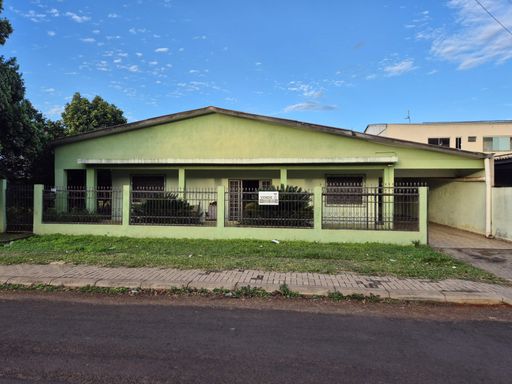 Casa à venda no Ouro Verde/ Porto Meira, pertinho da Av. Safira.