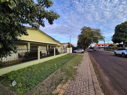 Casa à venda no Ouro Verde/ Porto Meira, pertinho da Av. Safira.