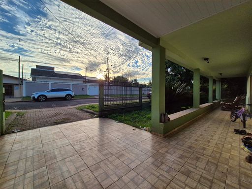 Casa à venda no Ouro Verde/ Porto Meira, pertinho da Av. Safira.