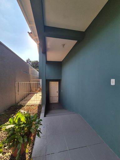 Acesso lateral e para cozinha