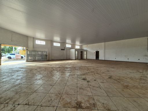 Salão Galpão Barracão comercial à venda e locação em Foz do Iguaçu, Universitário I, com 294m²