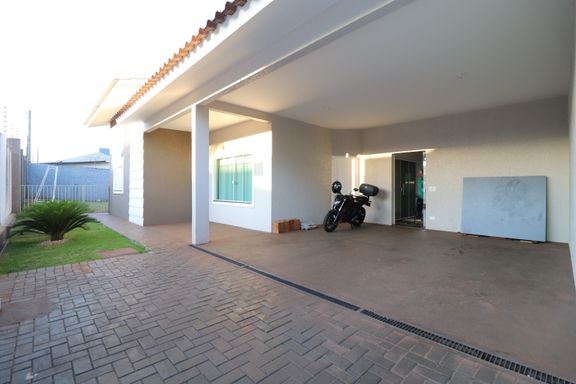 Fachada interna e Garagem - Casa venda no Jardim Canadá/ Lancaster