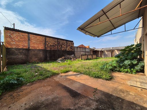 Salão Galpão Barracão comercial à venda e locação em Foz do Iguaçu, Universitário I, com 294m²