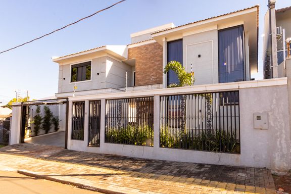Sobrado/Casa Mobiliado à venda no Jardim Canadá/Lancaster em Foz do Iguaçu