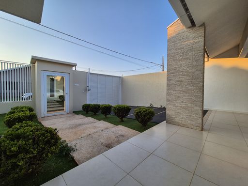 Casa à Venda em Santa Terezinha de Itaipu, Resid. Cataratas, 1 Suíte + 2 Quartos