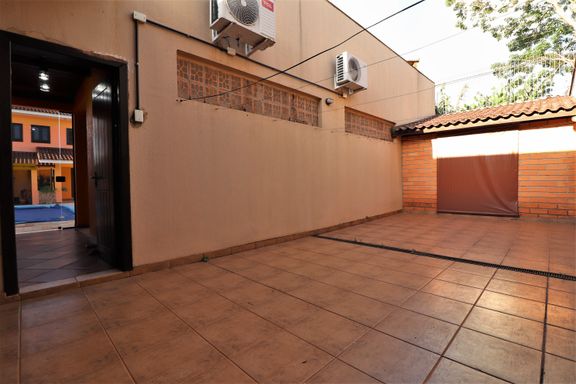 Sobrado Casa à venda no Lancaster Vila A, Foz do Iguaçu, Avenida Sílvio Américo Sasdelli.