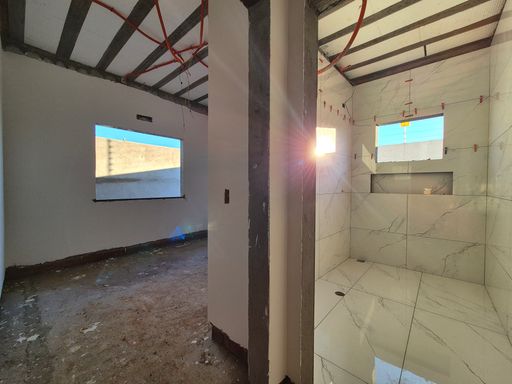 Casas à Venda no Jardim Canadá II em Foz do Iguaçu, 3 quartos sendo 1 suíte, 2 vagas de garagem.