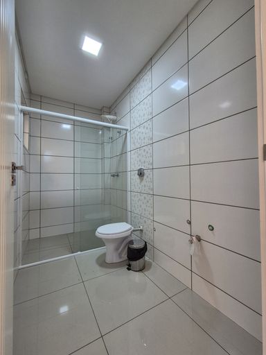 Banheiro térreo  Sobrado Venda Lancaster Foz