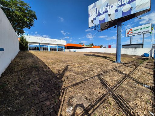 Barracão à Venda e Locação, de frente a BR-277, em Foz do Iguaçu, com 1.327m² e área 4.572m²