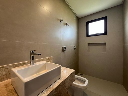 Sobrado 4 suítes Parqville Jacarandá, 263m² construídos,