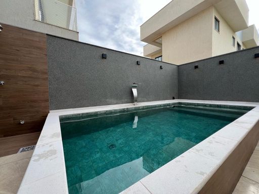 Sobrado 4 suítes Parqville Jacarandá, 263m² construídos,