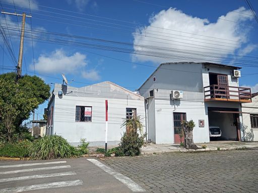 Casa em alvenaria
Rua 20 de Setembro esquina com Rua 13 de Maio