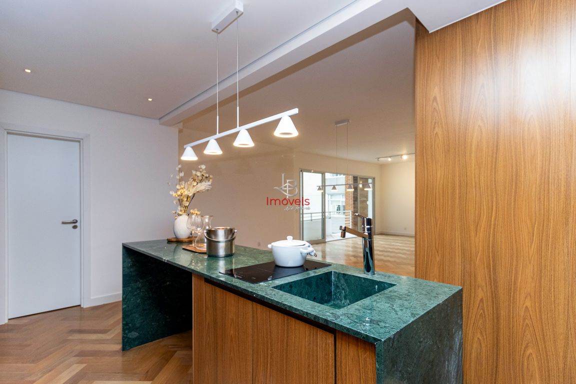Apartamento, 3 quartos, 169 m² - Foto 2