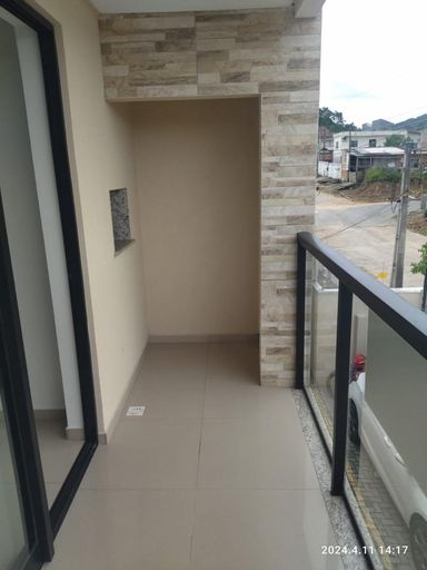 Sacada com churrasqueira a carvão