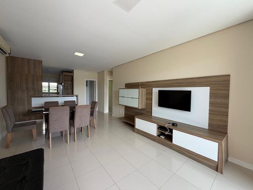 Living mobiliado e decorado