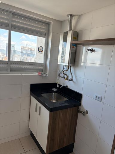 Lavandeira com tanque